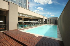  Sandton Skye unit 702  Йоханнесбург